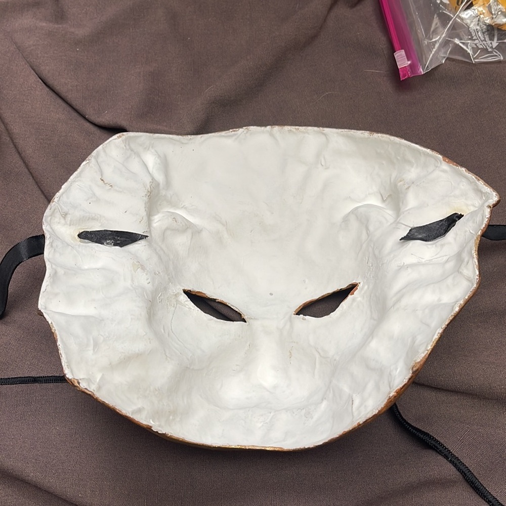 Large Handmade Carnival Lion Mask: for Wear or Decor - Picture 4 of 5